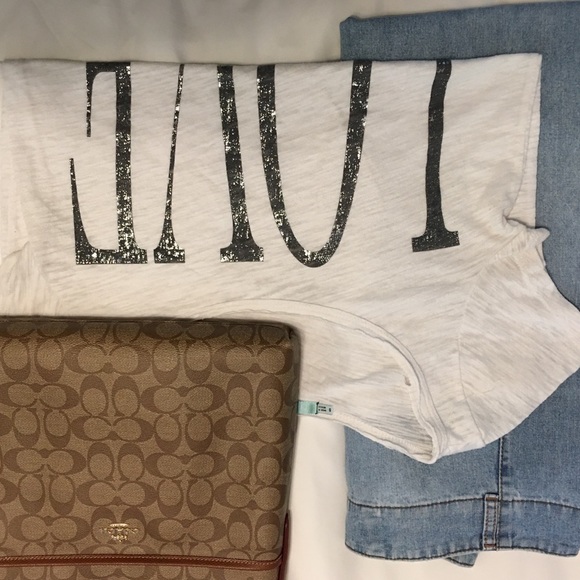 Love Tee - Picture 2 of 3